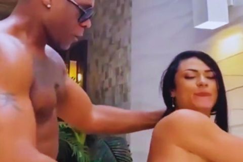 Musa do Privacy Danny Mancinni dando o cu e bebendo o leitinho do negão